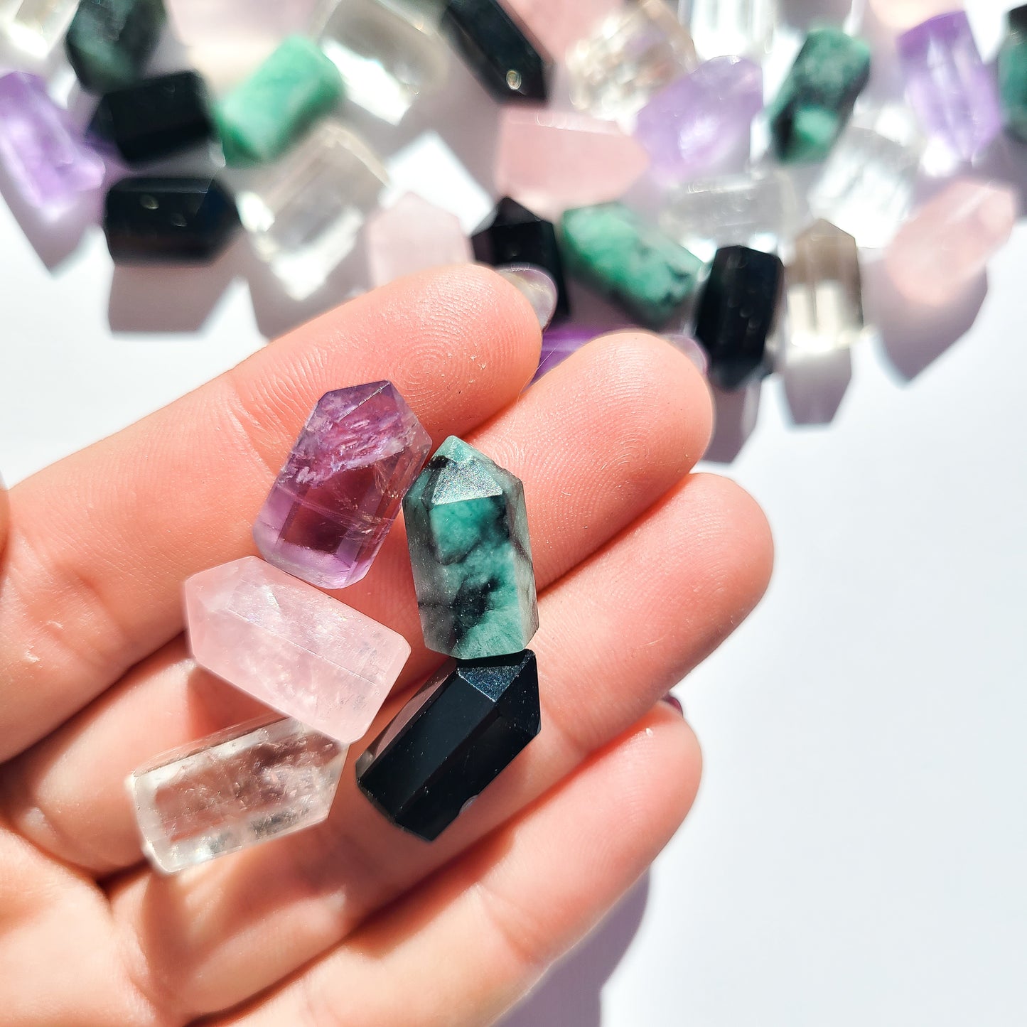 Mini point (rose quartz, amethyst, clear quart, emerald, black obsidian)