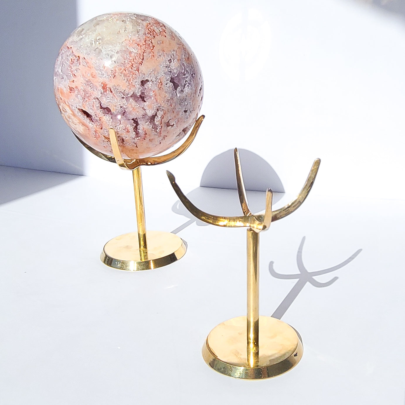 Gold sphere stand